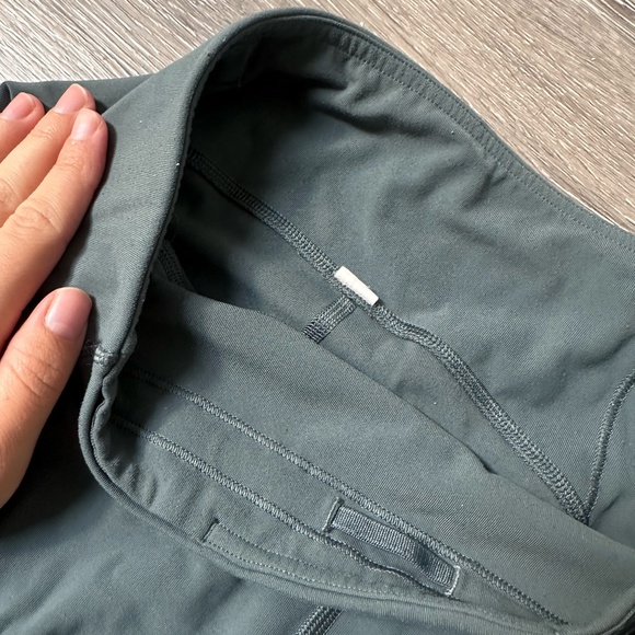 Size 4 Lululemon Align Mid-Rise Pant with Pockets 28" - Picture 3 of 4